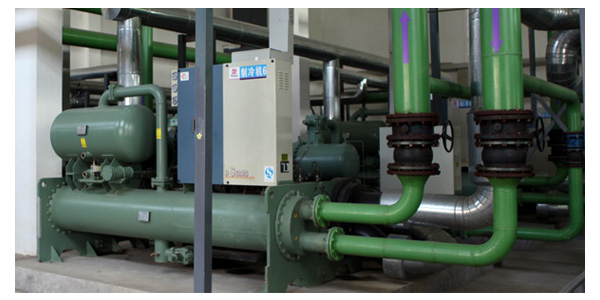 水冷螺桿冷水機(jī)組廠家完成測試，用戶安裝簡便